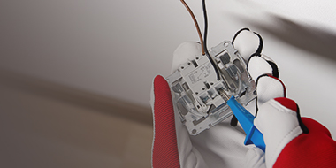 电路开关及保护或连接用电器装置